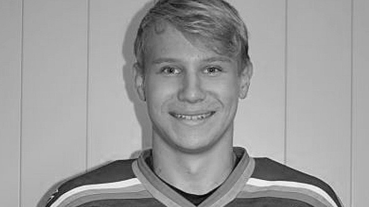 Молодой хоккеист зарезан после конфликта в кафе Москвы