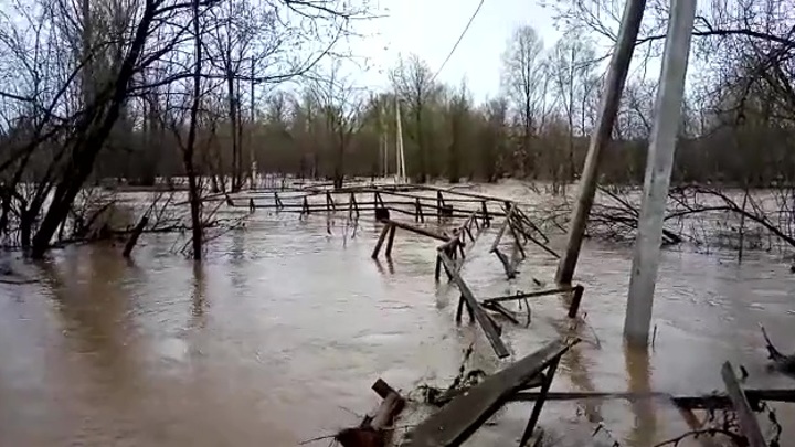 В Якутии затопленными из-за паводка остаются 17 населенных пунктов