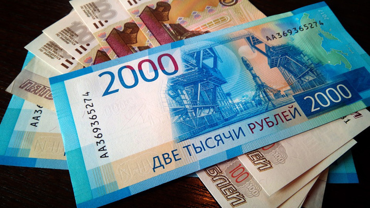 Смартфоны, телевизоры, лекарства: что дешевеет на фоне укрепления рубля