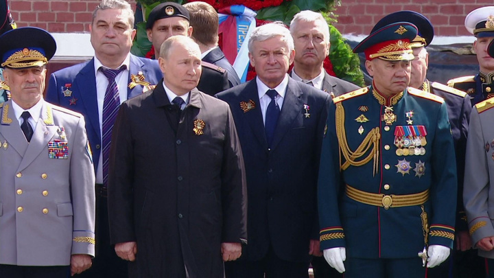 Вести в 20:00. Парад Победы 2022: ветераны поддерживают Путина