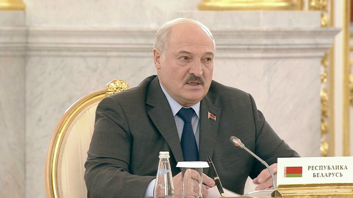 Лукашенко: Запад ведет ожесточенную борьбу за сохранение своих позиций в мире