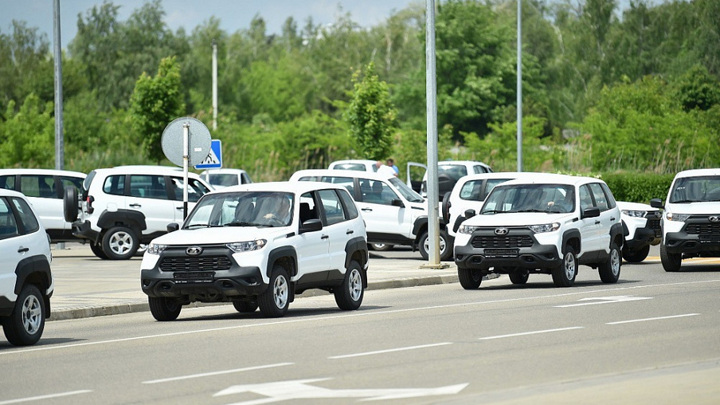 Более 140 новых автомобилей получили медучреждения Кубани