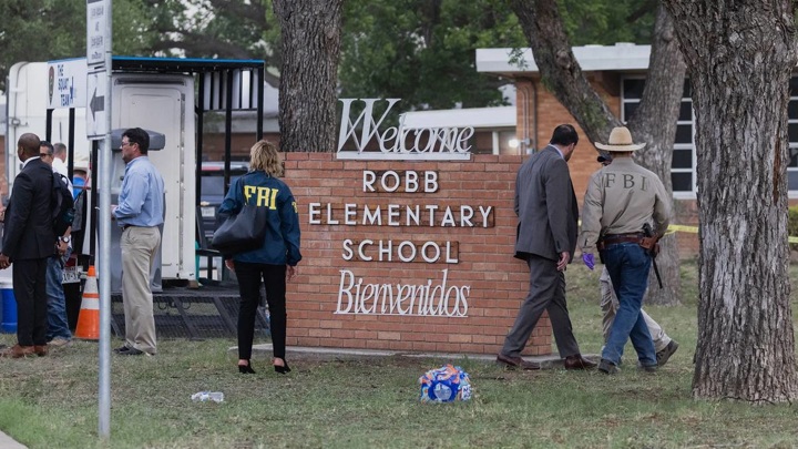 Устроивший бойню в техасской школе публиковал в соцсетях фото с оружием