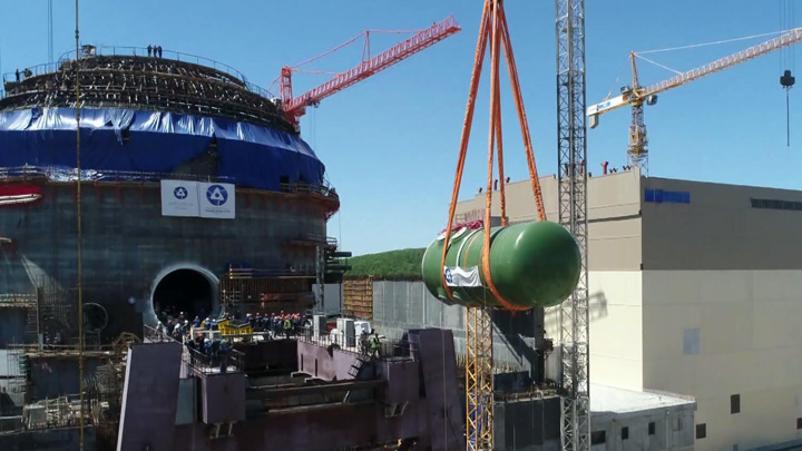 Вести в 20:00. На строящейся Курской АЭС-2 установили корпус реактора