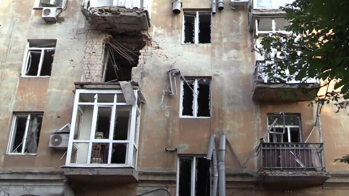 Вести в 20:00. Обстрелы Донецка не прекращаются, люди пережидают в подвалах
