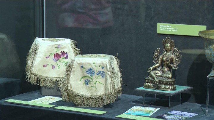 Новости культуры. В Музее истории религии открылась выставка "О чем рассказали цветы"