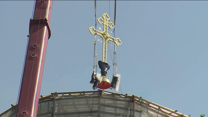 Новости культуры. На купола Павловского кафедрального собора в Гатчине вернули кресты
