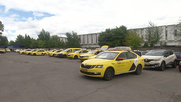 Вести-Москва. Правоохранители ловили нелегальных таксистов в Москве
