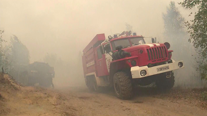 Вести в 20:00. Борьбу с пожарами в Рязанской области осложняют жара и ветер