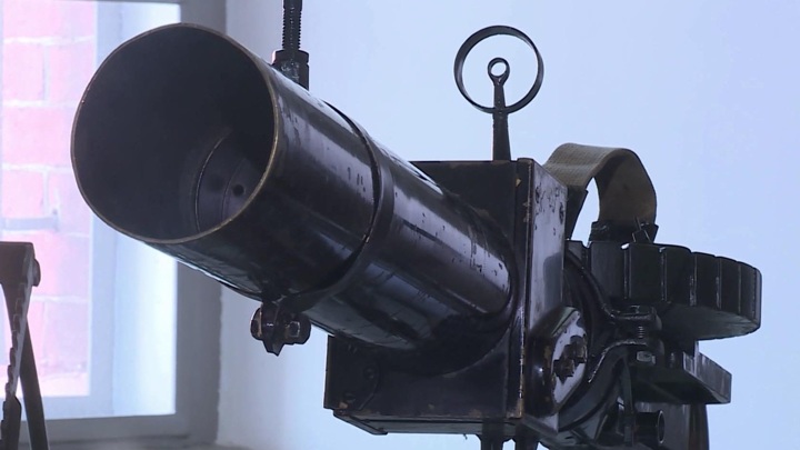 Новости культуры. Тренировочный фотопулемет времён Первой мировой войны показали в музее артиллерии в Санкт-Петербурге