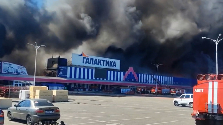 Вести в 20:00. Крупнейший гипермаркет Донецка обстреляли сразу после открытия