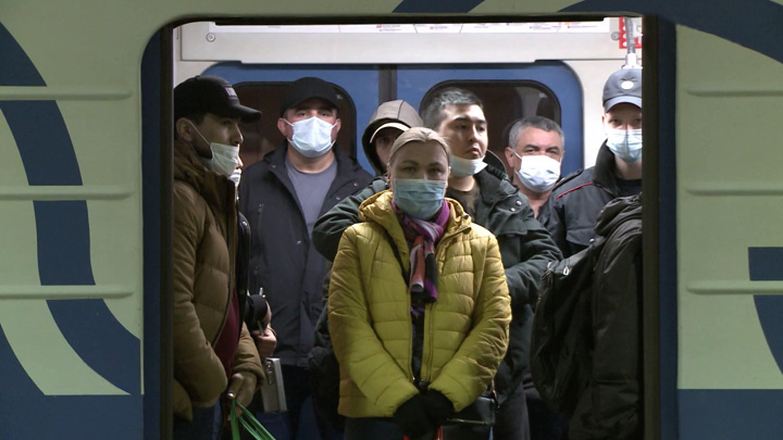 Вести-Москва. Тысячи москвичей опоздали на работу из-за сбоя в метро