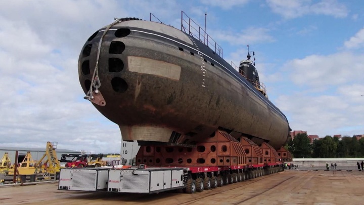 Новости культуры. В Кронштадте подняли на берег первую советскую атомную лодку К-3
