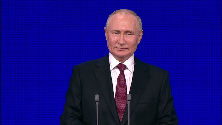 Основа для благополучия страны – в единстве и дружбе ее народов, уверен Путин