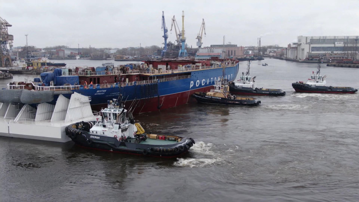 Вести в 20:00. Мощнейший ледокол в мире "Якутия" спущен на воду