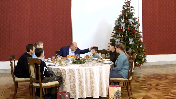 Вести в 20:00. "Елка желаний" подарила новогоднее чудо юному жителю Кубани