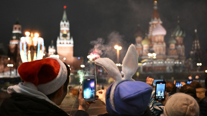 Вести в 20:00. Россияне отметили Новый год 11 раз