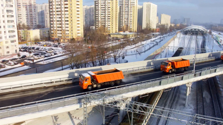Вести-Москва. Над будущим метро в Коммунарке возвели новый путепровод