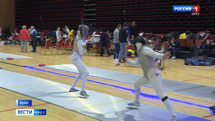 Фехтование в орле. Награды спортсменов. Фехтование в орле. Сабля для фехтования. Соревнования по фехтованию.