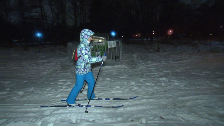 Вести-Москва. В московских парках научат кататься на лыжах