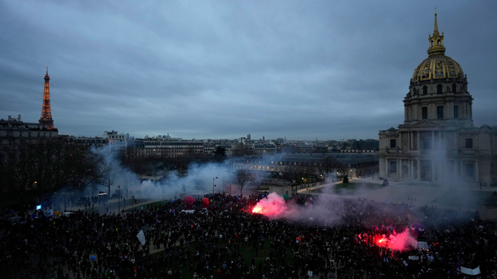 Вести в 20:00. Протесты во Франции набирают обороты