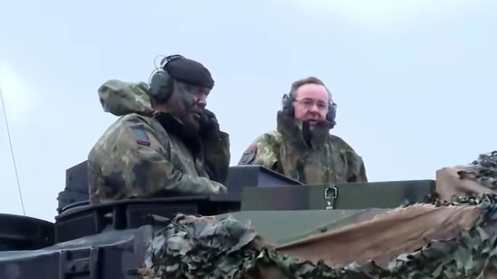 Вести в 20:00. Писториус лично проверил танки, которые отправят Украине