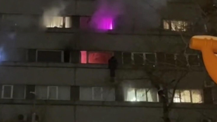 Вести-Москва. Жильцы подожженного общежития оказались в ловушке