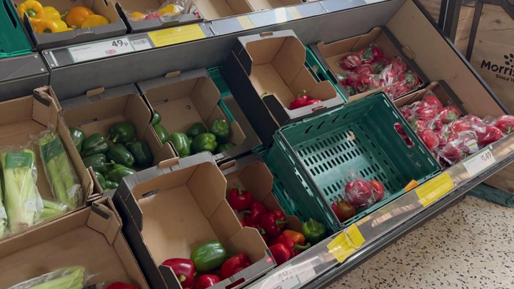 Вести в 20:00. Пустые полки британских супермаркетов: куда исчезли продукты