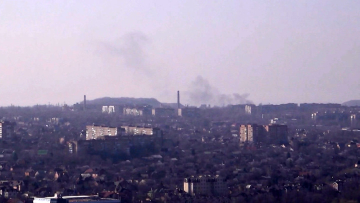 Вести в 20:00. Украинские снаряды летят в жилые дома и магазины Донецка