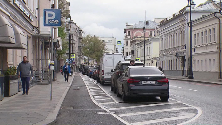 Вести-Москва. В Москве сделали бесплатной парковку машин на майские праздники