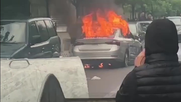 Косовский спецназ применил слезоточивый газ против сербов